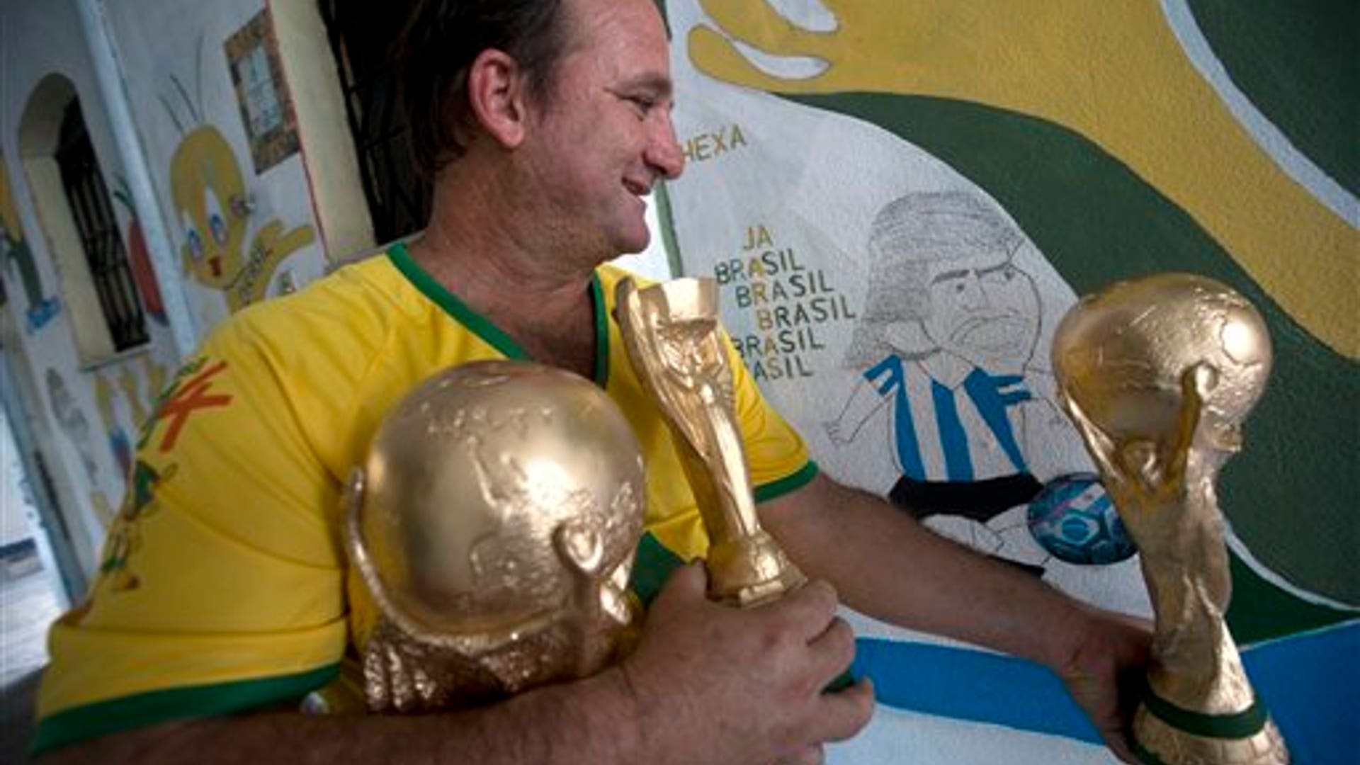 world_cup_trophy_guy__9_