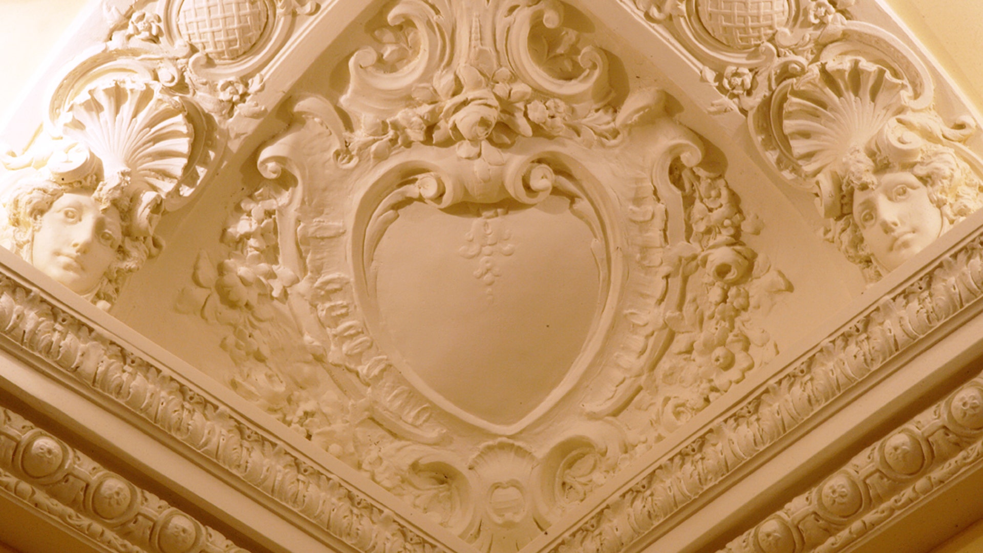 Heart motif in plaster at Boldt Castle