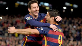 Messi, Suarez team up for audacious penalty kick