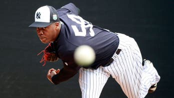 Yankees complete trade sending closer Aroldis Chapman to Cubs