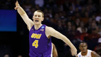 Northern Iowa radio voice delivers brilliant call of game-winner over Texas