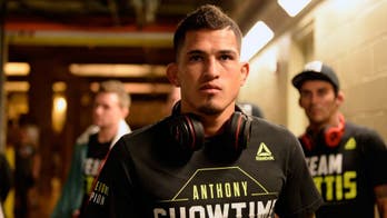 Is Anthony Pettis planning a move to featherweight?
