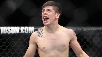 Brandon Moreno blasts Dustin Ortiz with head kick, finishes with rear-naked choke at UFC in Nashville