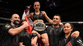 Joanna Jedrzejczyk picks apart Jessica Andrade to earn fifth straight title defense