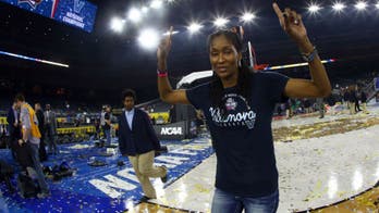 Villanova's Kris Jenkins pays tribute to his moms for Mother's Day