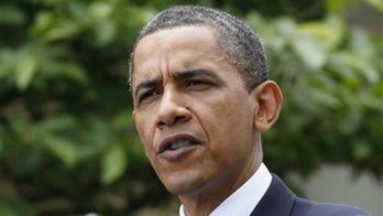 ӣ����Ƶ Poll: Obama Job Rating Slips Back Into Negative Territory