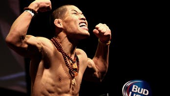 Li Jingliang kicks off TUF Finale with first-round KO win