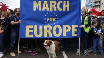 Thousands march through streets of London to protest Brexit vote