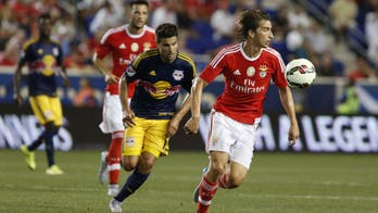 NY Red Bulls top Benfica with curling strike from Grella in ICC matchup