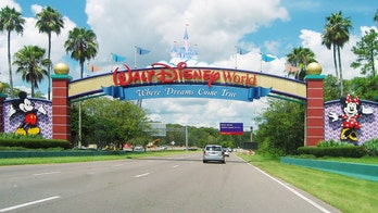 Scammer sells fake Disney tickets to family of tourists for $1,000