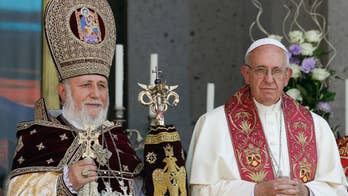 Pope visits Armenia's closed border with Turkey on last day