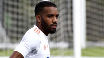 Lacazette ends Premier League speculation, signs new deal at Lyon