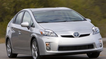 Toyota says new Prius, fuel cell car due in 2015