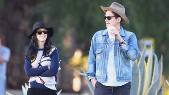 What do Hollywood hotties from Taylor Swift to Jen Aniston to Katy Perry see in John Mayer?