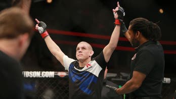 Joe Lauzon puts Diego Sanchez away with punches at UFC 200