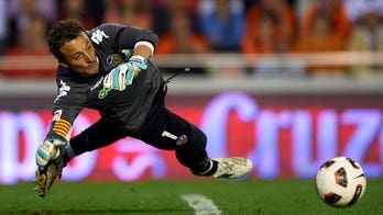 Andres Guardado Can't Solve Cesar Sanchez, and Chicharito Preps for Champions League Final