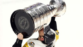 Sidney Crosby is closest thing sport has to Michael Jordan, Hockey Hall of Famer says