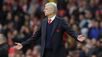 Kroenke to AP: 'Very high' on Wenger, 'very hard' to replace