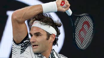 A ragged Federer stunned in Cincinnati; Djokovic advances