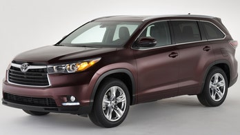 2014 Toyota Highlander aims for higher ground