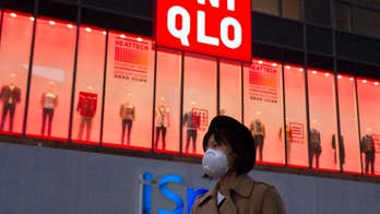 China restricts cars, factories amid latest smog alert