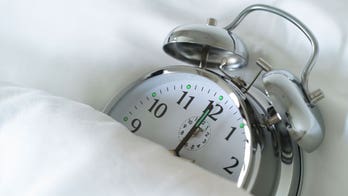 6 tricks for saving your sleep (and sanity) at the end of daylight saving time
