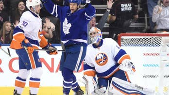 Matthews scores twice, Maple Leafs rout Islanders 7-1
