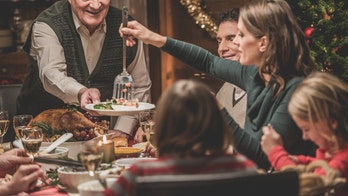 Lonely widower asks for a place to spend Christmas, gets a thousand responses