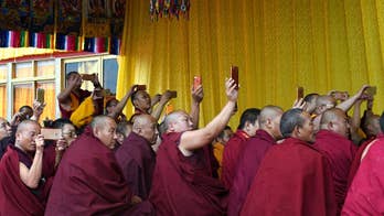 Chinese officials begin to dismantle Tibetan study site