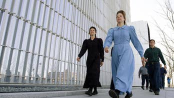 Polygamous leader will stay behind bars until fraud trial