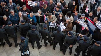 Croatian police prevent nationalists from disrupting play