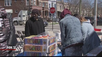 Group of Chicagoans turning high crime street corners into 'Healing Corners'