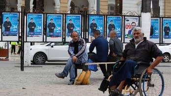 Distrust of government, apathy loom over Algerian elections
