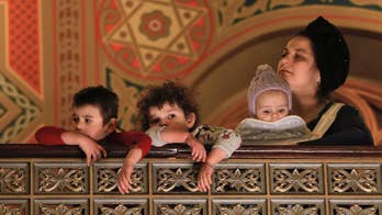 AP PHOTOS: Romania's small Jewish community celebrates Purim
