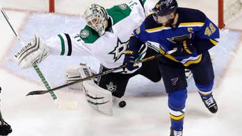 Steen, Backes score twice, Blues rout Stars 6-1