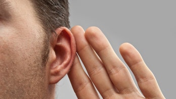 Simulating blindness can help enhance an individual’s hearing