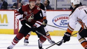 Coyotes score 3 in 1st period, hold on to beat Ducks