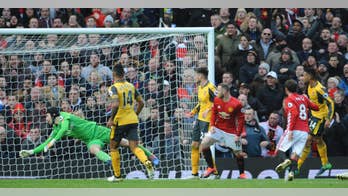 Giroud snatches point for Arsenal in 1-1 draw at Man United