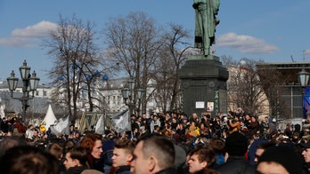 Russia anti-corruption protests: ‪Alexei Navalny‬‬, Putin opponent, arrested
