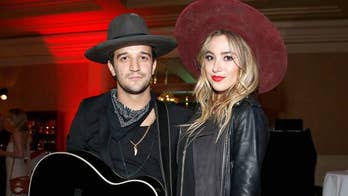 'DWTS' alum Mark Ballas ties the knot