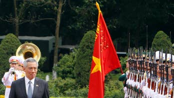 Singapore prime minister visits Vietnam to boost ties