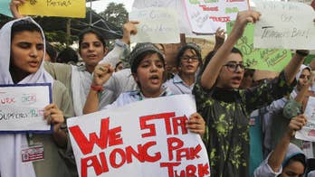 Pakistani parents rally against Turkish teachers' expulsion