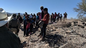 US judge in Arizona rules Border Patrol must provide mats, blankets for detained migrants