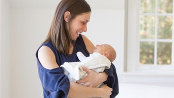 United Airlines flight attendant tracks down mom who forgot breast milk