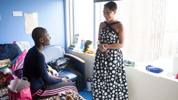 'Orange Is the New Black' actress helps chronically ill teens enjoy prom at New York hospital