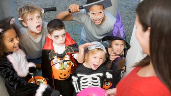 8 ways to take the fear out of Halloween food allergies