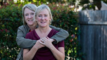 49-year-old Washington twins share battle with breast cancer