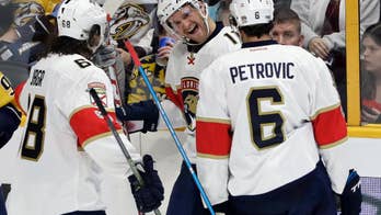 Florida Panthers score 4 in 2nd period, beat Predators 7-4
