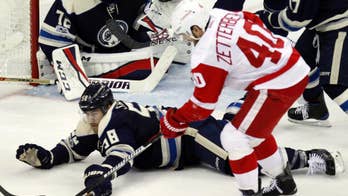 Atkinson, Bobrovsky lift Blue Jackets over Red Wings 2-1