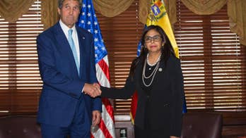 Kerry, in Norway, sees Iran FM over nuke deal sanctions